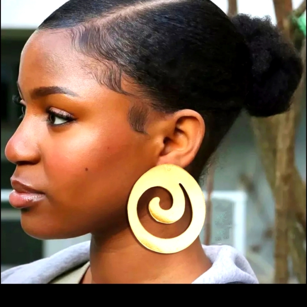 beautiful  gold tone earrings